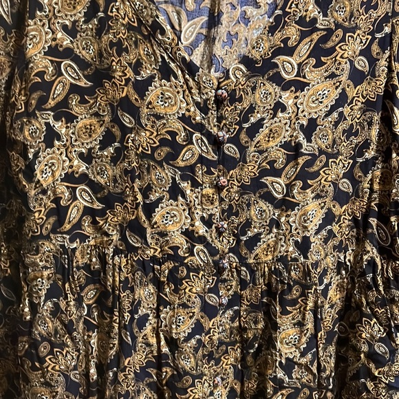 Black and brown V-neck paisley print tunic - Picture 2 of 3